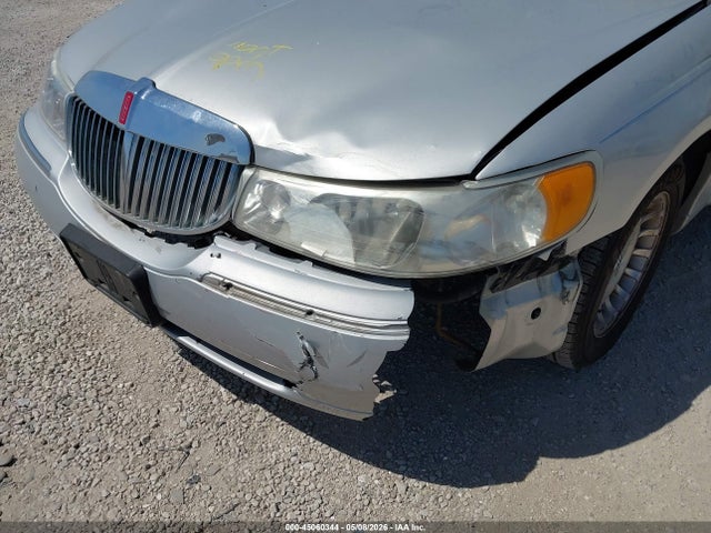 Aukcja sprzedaży 1998 Lincoln Town Car Executive, vin: 1LNFM81W6WY689130, numer aukcji: 45060344