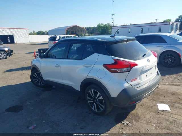 45060351 :رقم المزاد ، 3N1CP5CU5KL514617 vin ، 2019 Nissan Kicks Sv مزاد بيع