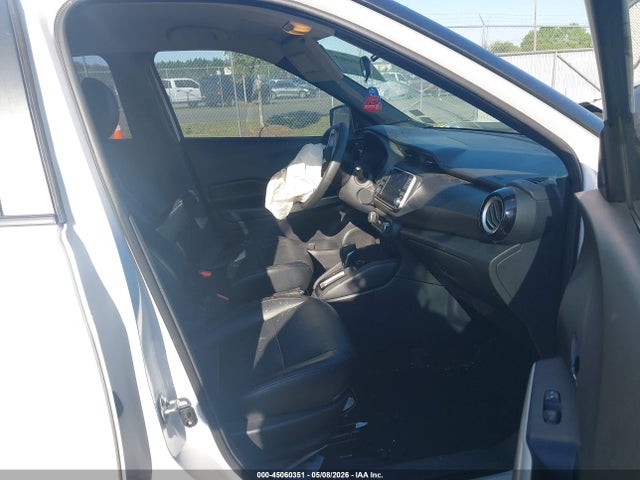 45060351 :رقم المزاد ، 3N1CP5CU5KL514617 vin ، 2019 Nissan Kicks Sv مزاد بيع