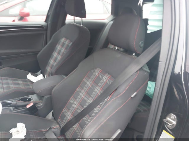 Продажа на аукционе авто 2015 Volkswagen Golf Gti 2.0t S W/performance Package 2-door, vin: 3VWT47AU8FM074670, номер лота: 45060375