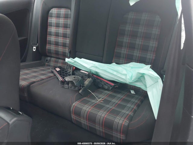 Продажа на аукционе авто 2015 Volkswagen Golf Gti 2.0t S W/performance Package 2-door, vin: 3VWT47AU8FM074670, номер лота: 45060375