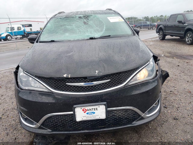 2017 Chrysler Pacifica Touring-l მანქანა იყიდება აუქციონზე, vin: 2C4RC1BG2HR710632, აუქციონის ნომერი: 45060390