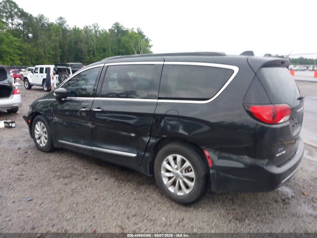 2017 Chrysler Pacifica Touring-l მანქანა იყიდება აუქციონზე, vin: 2C4RC1BG2HR710632, აუქციონის ნომერი: 45060390