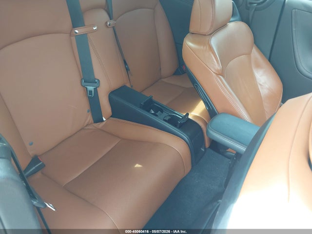 45060416 :رقم المزاد ، JTHFE2C29B2505139 vin ، 2011 Lexus Is 350c مزاد بيع