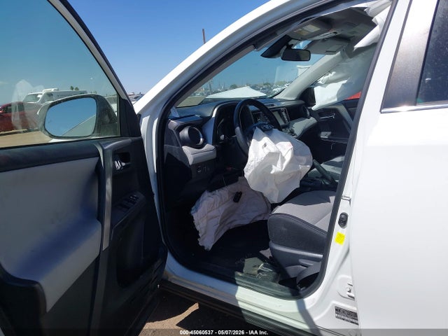 JTMWFREV2JJ728710 Toyota Rav4 Xle