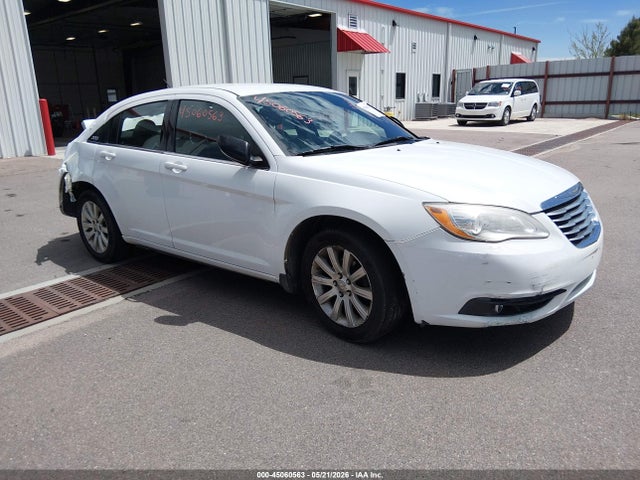 Auction sale of the 2013 Chrysler 200 Touring, vin: 1C3CCBBB8DN601667, lot number: 45060563