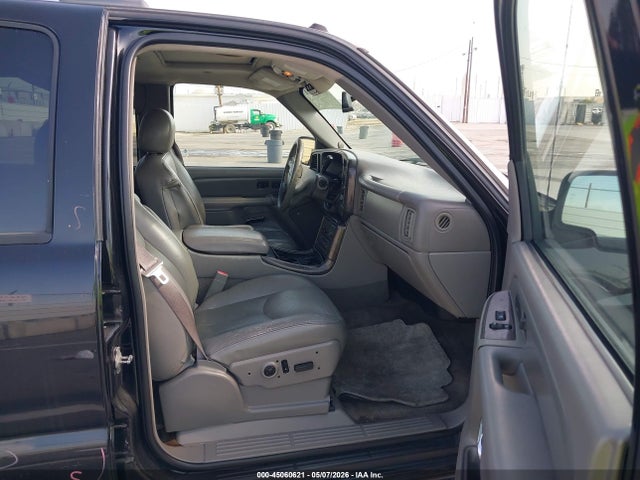 2005 Gmc Yukon Xl 1500 Denali მანქანა იყიდება აუქციონზე, vin: 1GKFK66UX5J265970, აუქციონის ნომერი: 45060621