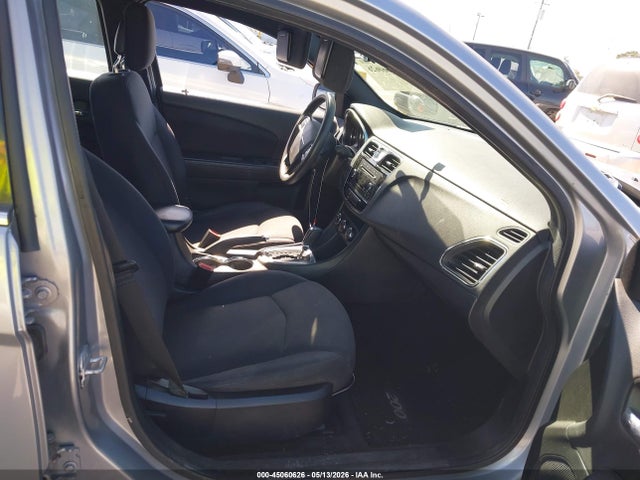 2014 Chrysler 200 Lx მანქანა იყიდება აუქციონზე, vin: 1C3CCBAB1EN142436, აუქციონის ნომერი: 45060626