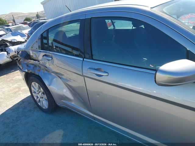 2014 Chrysler 200 Lx მანქანა იყიდება აუქციონზე, vin: 1C3CCBAB1EN142436, აუქციონის ნომერი: 45060626