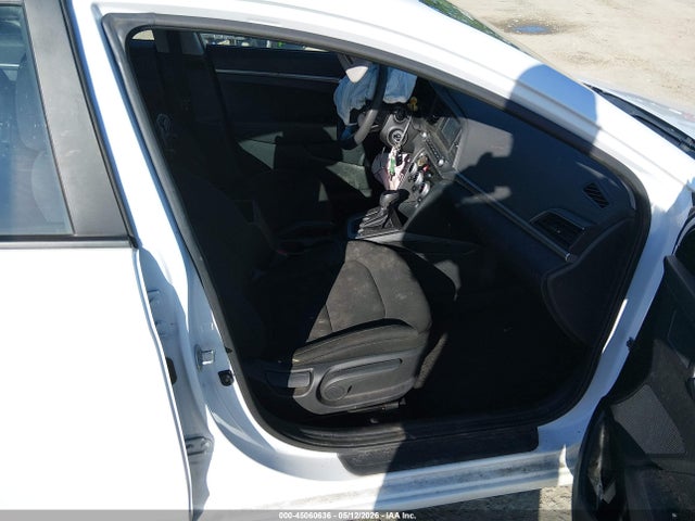 Продаж на аукціоні авто 2019 Hyundai Elantra Se, vin: 5NPD74LFXKH414770, номер лоту: 45060636