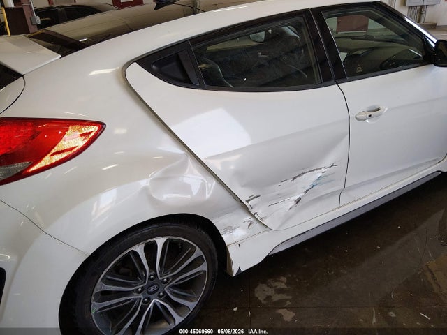 2016 Hyundai Veloster Turbo მანქანა იყიდება აუქციონზე, vin: KMHTC6AE1GU300310, აუქციონის ნომერი: 45060660