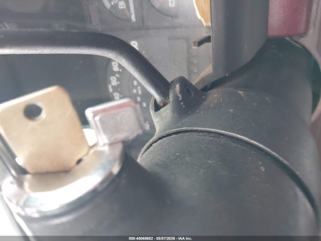 45060682 :رقم المزاد ، 1GTDC14K4JZ531225 vin ، 1988 Gmc Gmt-400 C1500 مزاد بيع