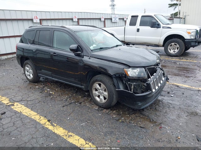 2016 Jeep Compass Latitude მანქანა იყიდება აუქციონზე, vin: 1C4NJCEA0GD675808, აუქციონის ნომერი: 45060694