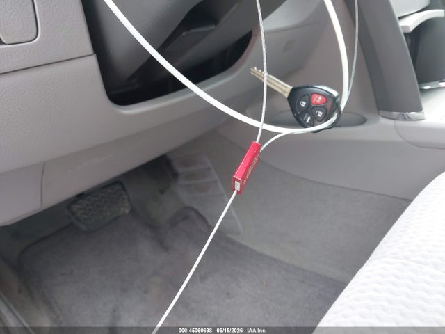 45060698 :رقم المزاد ، 4T4BF3EK1AR058567 vin ، 2010 Toyota Camry Le مزاد بيع