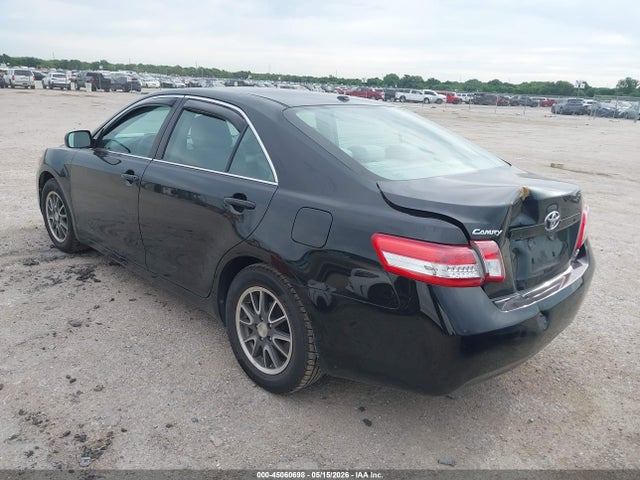 45060698 :رقم المزاد ، 4T4BF3EK1AR058567 vin ، 2010 Toyota Camry Le مزاد بيع