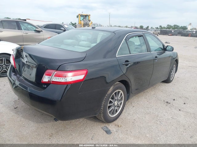 45060698 :رقم المزاد ، 4T4BF3EK1AR058567 vin ، 2010 Toyota Camry Le مزاد بيع