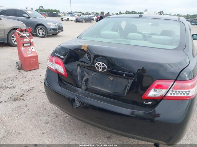 45060698 :رقم المزاد ، 4T4BF3EK1AR058567 vin ، 2010 Toyota Camry Le مزاد بيع
