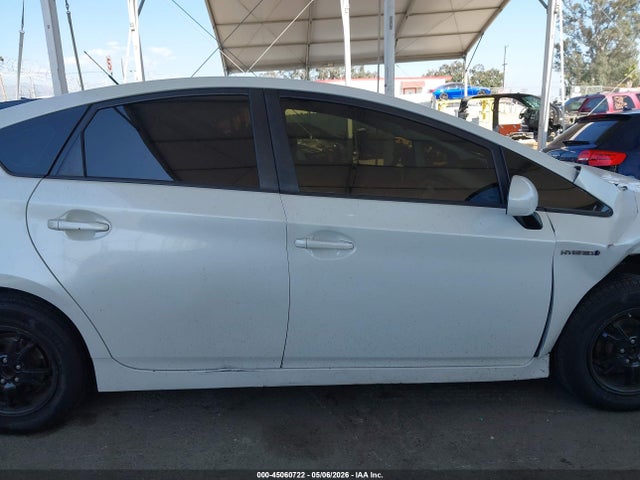 JTDKN3DU3F1892692 Toyota Prius Two