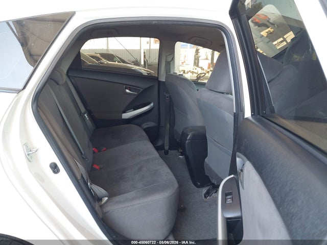 JTDKN3DU3F1892692 Toyota Prius Two