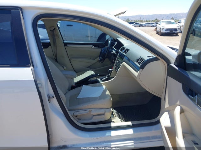 2015 Volkswagen Passat 1.8t Wolfsburg Edition მანქანა იყიდება აუქციონზე, vin: 1VWAT7A38FC069438, აუქციონის ნომერი: 45060749