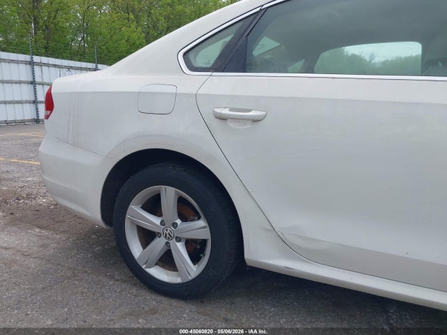 2012 Volkswagen Passat 2.5l Se მანქანა იყიდება აუქციონზე, vin: 1VWBP7A37CC094884, აუქციონის ნომერი: 45060820