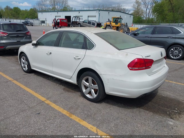 2012 Volkswagen Passat 2.5l Se მანქანა იყიდება აუქციონზე, vin: 1VWBP7A37CC094884, აუქციონის ნომერი: 45060820