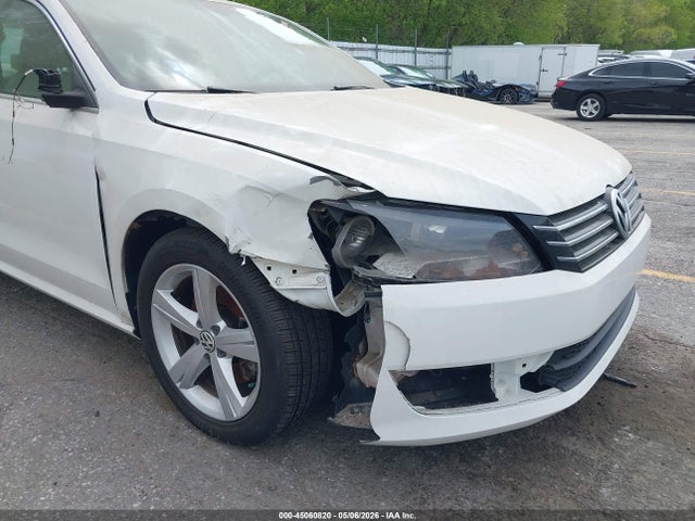 2012 Volkswagen Passat 2.5l Se მანქანა იყიდება აუქციონზე, vin: 1VWBP7A37CC094884, აუქციონის ნომერი: 45060820