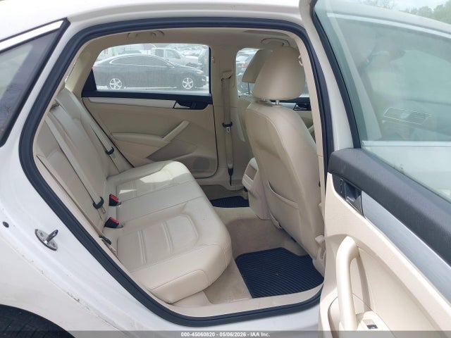 2012 Volkswagen Passat 2.5l Se მანქანა იყიდება აუქციონზე, vin: 1VWBP7A37CC094884, აუქციონის ნომერი: 45060820