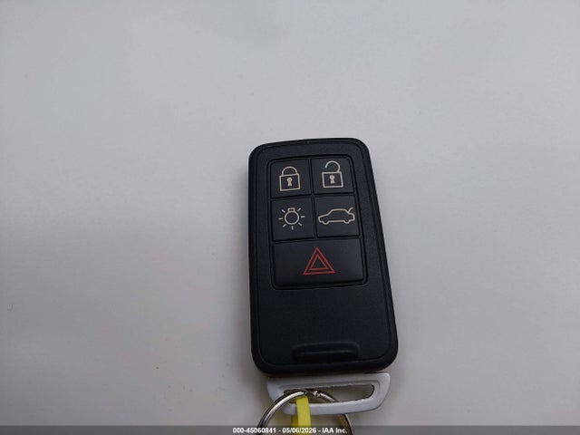 45060841 :رقم المزاد ، YV4902RS1F2637349 vin ، 2015 Volvo Xc60 T6 R-design Platinum مزاد بيع