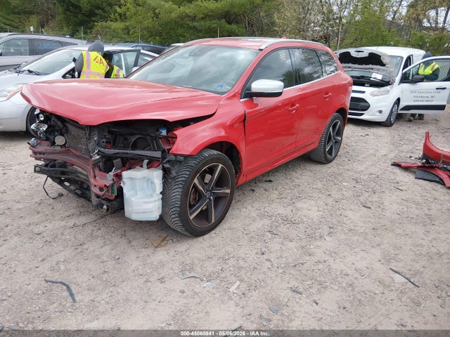 45060841 :رقم المزاد ، YV4902RS1F2637349 vin ، 2015 Volvo Xc60 T6 R-design Platinum مزاد بيع