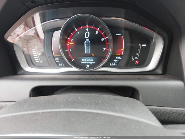 45060841 :رقم المزاد ، YV4902RS1F2637349 vin ، 2015 Volvo Xc60 T6 R-design Platinum مزاد بيع