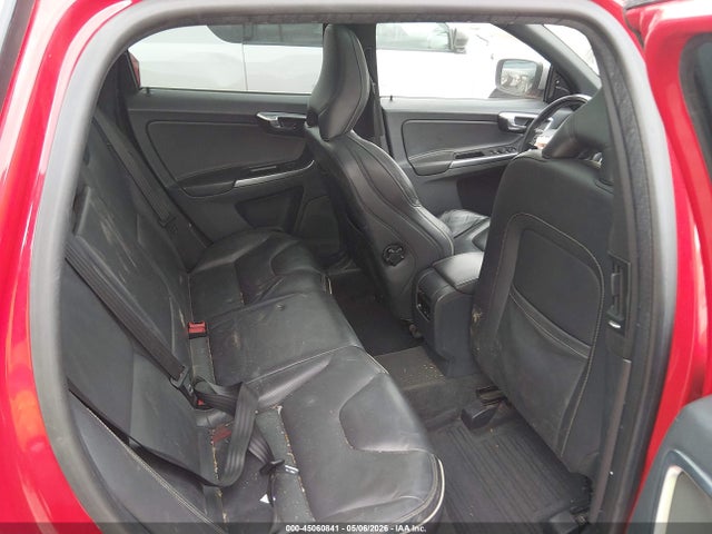 45060841 :رقم المزاد ، YV4902RS1F2637349 vin ، 2015 Volvo Xc60 T6 R-design Platinum مزاد بيع