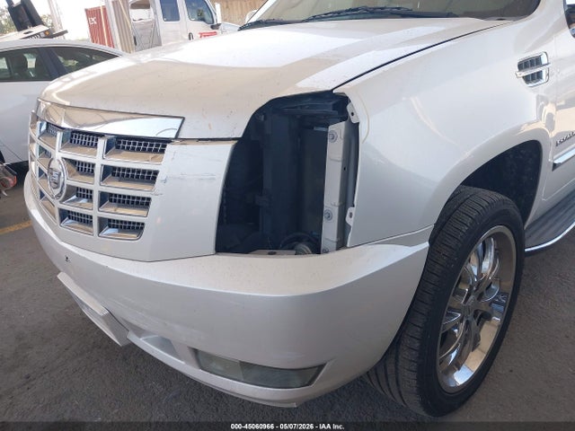 2011 Cadillac Escalade Standard მანქანა იყიდება აუქციონზე, vin: 1GYS3AEF2BR299891, აუქციონის ნომერი: 45060966
