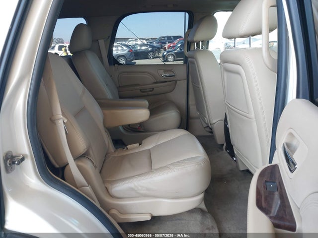 2011 Cadillac Escalade Standard მანქანა იყიდება აუქციონზე, vin: 1GYS3AEF2BR299891, აუქციონის ნომერი: 45060966