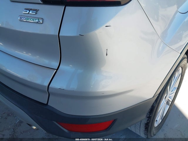 45060979 :رقم المزاد ، 1FMCU0GD3JUB15417 vin ، 2018 Ford Escape Se مزاد بيع
