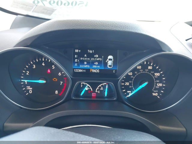 45060979 :رقم المزاد ، 1FMCU0GD3JUB15417 vin ، 2018 Ford Escape Se مزاد بيع