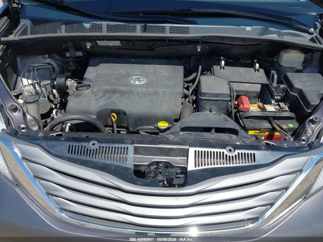 45060981 :رقم المزاد ، 5TDYK3DCXES507849 vin ، 2014 Toyota Sienna Xle V6 8 Passenger مزاد بيع