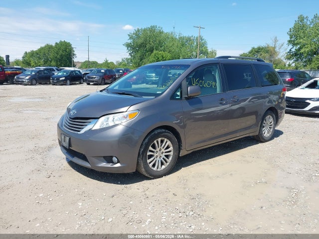 45060981 :رقم المزاد ، 5TDYK3DCXES507849 vin ، 2014 Toyota Sienna Xle V6 8 Passenger مزاد بيع
