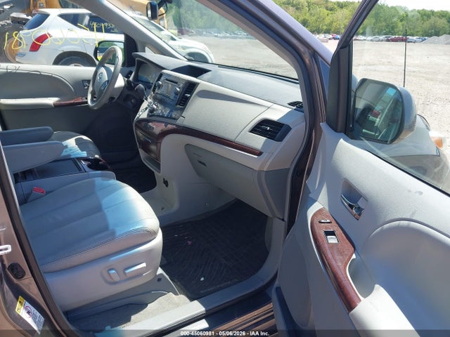 45060981 :رقم المزاد ، 5TDYK3DCXES507849 vin ، 2014 Toyota Sienna Xle V6 8 Passenger مزاد بيع