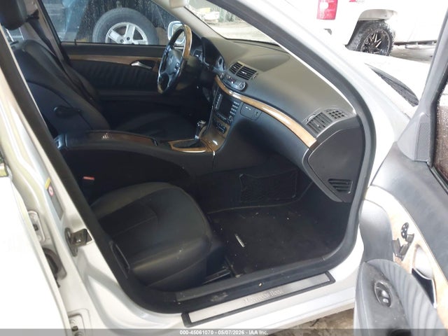 45061070 :رقم المزاد ، WDBUF72X18B329906 vin ، 2008 Mercedes-benz E 550 مزاد بيع