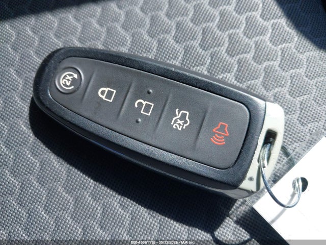 Продажа на аукционе авто 2019 Ford Escape Se, vin: 1FMCU9GD9KUC18105, номер лота: 45061115