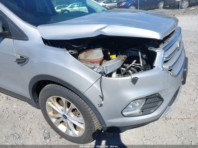 Продажа на аукционе авто 2019 Ford Escape Se, vin: 1FMCU9GD9KUC18105, номер лота: 45061115