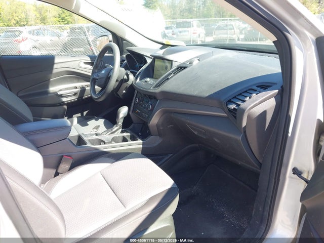 Продажа на аукционе авто 2019 Ford Escape Se, vin: 1FMCU9GD9KUC18105, номер лота: 45061115
