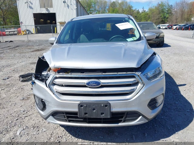 Продажа на аукционе авто 2019 Ford Escape Se, vin: 1FMCU9GD9KUC18105, номер лота: 45061115