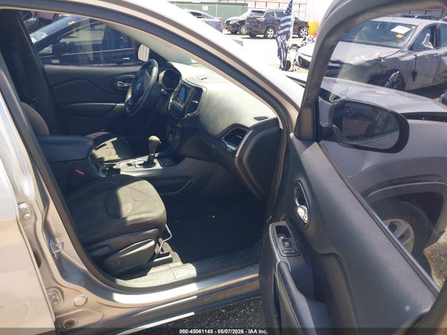 Продажа на аукционе авто 2019 Jeep Cherokee Latitude Fwd, vin: 1C4PJLCBXKD114304, номер лота: 45061148