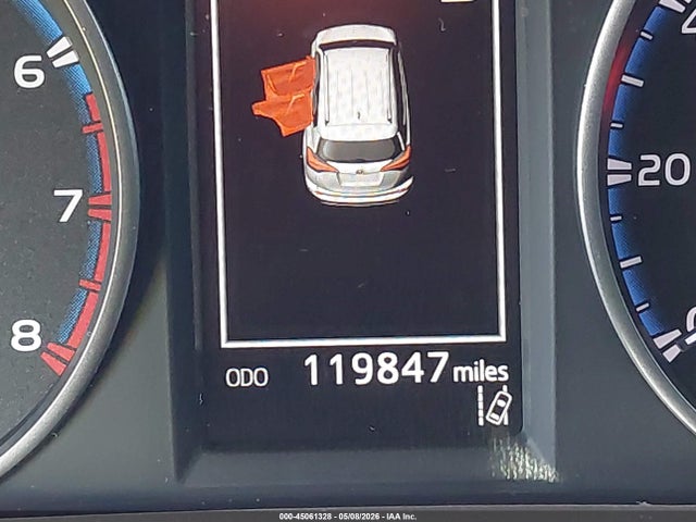 Toyota RAV4 LE 2018 JTMZFREV5JJ212094 Image 16