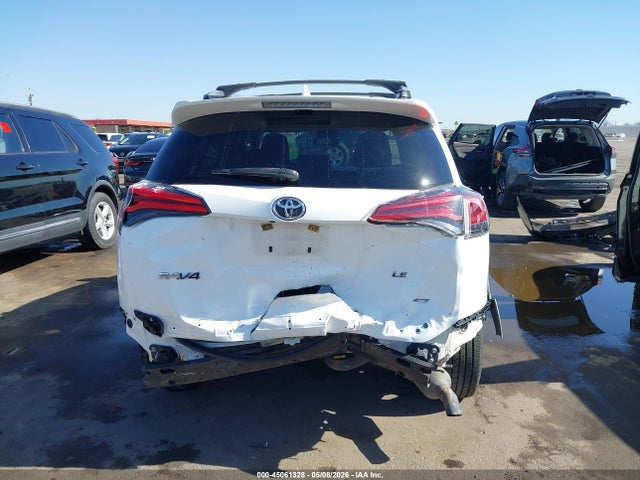 Toyota RAV4 LE 2018 JTMZFREV5JJ212094 Image 17