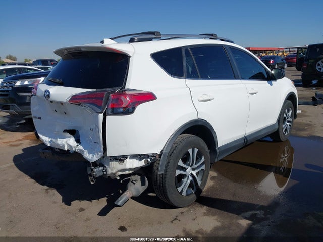 Toyota RAV4 LE 2018 JTMZFREV5JJ212094 Image 4