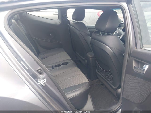 KMHTC6ADXGU258081 Hyundai Veloster