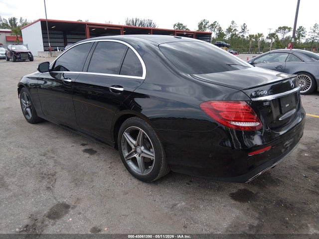 Aukcja sprzedaży 2017 Mercedes-benz E 300, vin: WDDZF4JB8HA056308, numer aukcji: 45061390